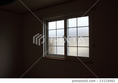 一扇明亮的窗戶 一扇明亮的窗戶 23128982