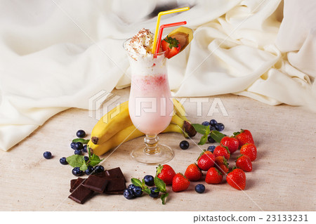 berry milkshake with the ingredients  23133231