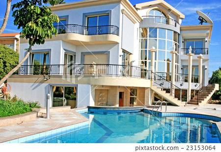 Luxurious villa Luxurious villa 23153064