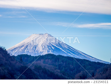 從中央高速公路Hatsukari PA看見的雪構成的富士山 從中央高速公路Hatsukari PA看見的雪構成的富士山 23154311