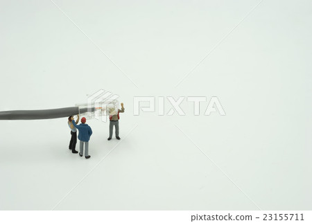 group of mini workers hold the wire line  23155711