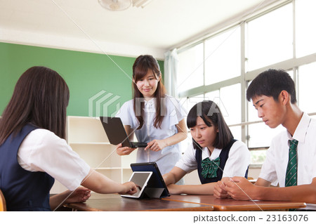 初中生平板電腦利用班工作小組工作 23163076