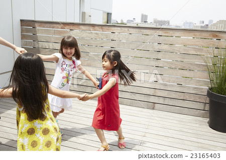 Child portrait 23165403