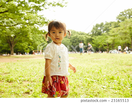Children playing in the park 23165513