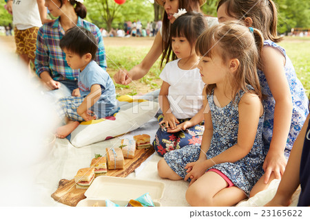 Children enjoying picnics Children enjoying picnics 23165622