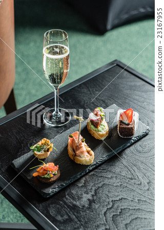 spanish appetizer 23167955