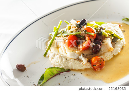 White fish with cauliflower puree 23168083