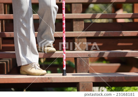 高級女人下樓梯 23168181