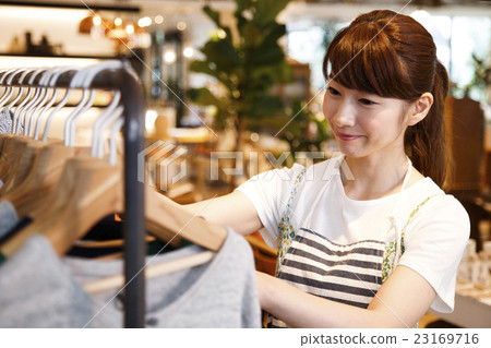 Clerk Salesperson Women miscellaneous goods part-time job select shop photography cooperation: TENOHA DAIKANYAM Clerk Salesperson Women miscellaneous goods part-time job select shop photography cooperation: TENOHA DAIKANYAM 23169716