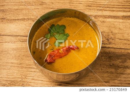Indian curry Indian curry of the steel container 23170849