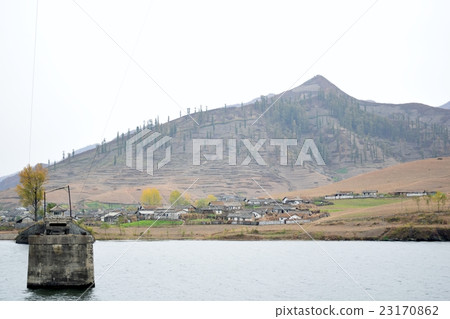 沒有Ojyojo Ohashi / Kawaguchi橋的舊橋的朝鮮一側 沒有Ojyojo Ohashi / Kawaguchi橋的舊橋的朝鮮一側 23170862