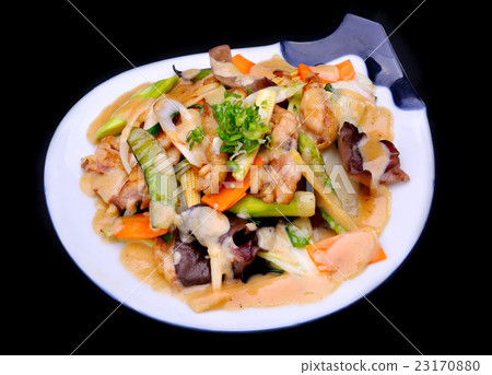 Mixed vegetable and chicken meat fired with miso 23170880