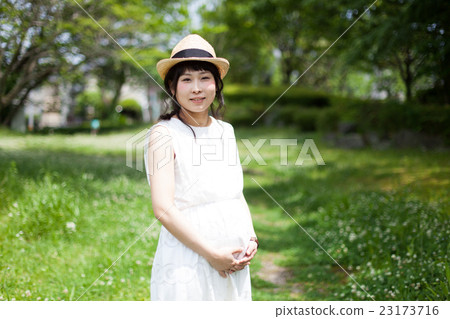 產科照片shabbun球在公園 產科照片shabbun球在公園 23173716