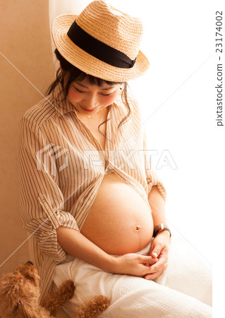 Maternity photo Maternity photo 23174002