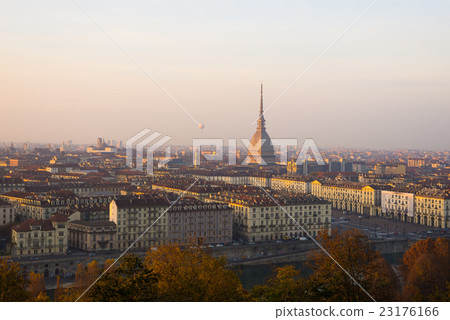 Popular city view of Turin (Torino) 23176166