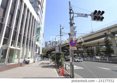 Near one bridge crossing 23177552