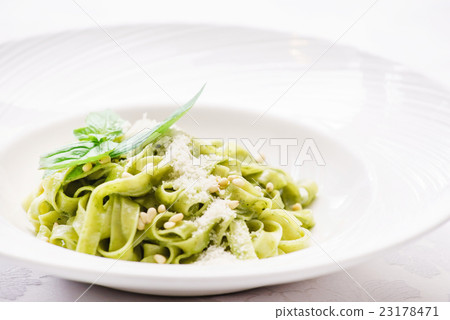 Italian pasta 23178471