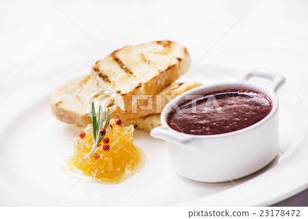 pate with toast 23178472
