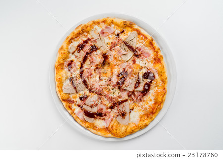 pizza on the white 23178760