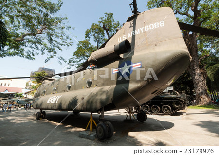 The CH-47 Chinook helicopter used by the US Army during the Vietnam War 23179976