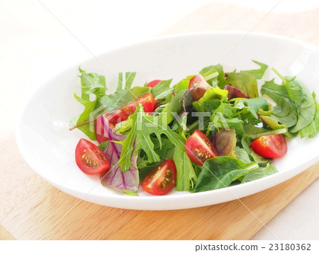 Baby leaf salad Baby leaf salad 23180362