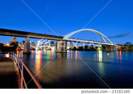 Australia Landscape : Brisbane Skyline 23181160