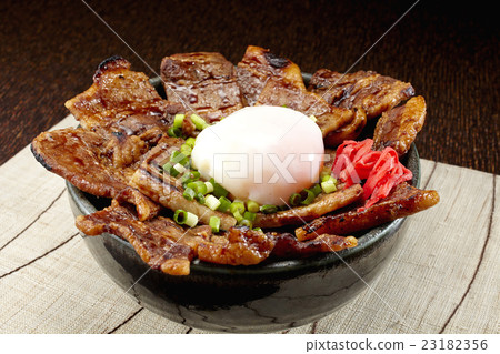 卷滿點豬肉碗 23182356