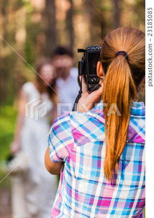 wedding photographer in action wedding photographer in action 23185085
