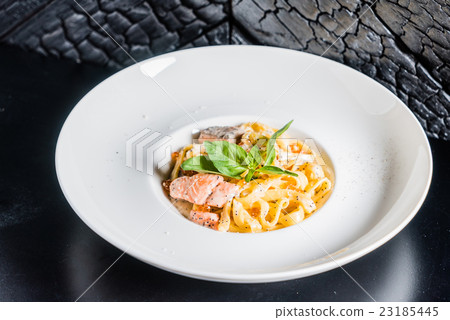 pasta with salmon 23185445
