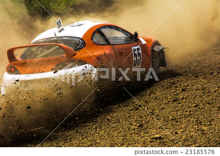 Cars on the autocross. 23185576