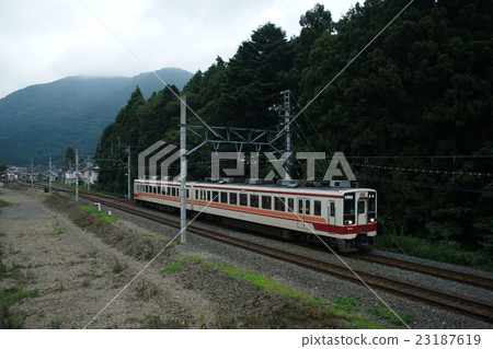 [TS]東武晴空塔系列6050（Asa-Kusa：常規快速列車） 23187619