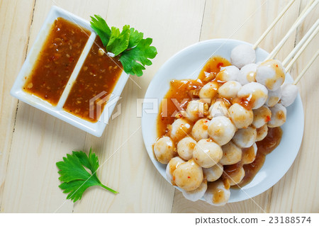 Meatball in white plate Meatball in white plate 23188574