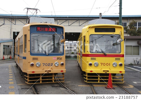 Tokyo Metropolitan Bureau of Transportation - Todenko 7000 type (yellow) 23188757