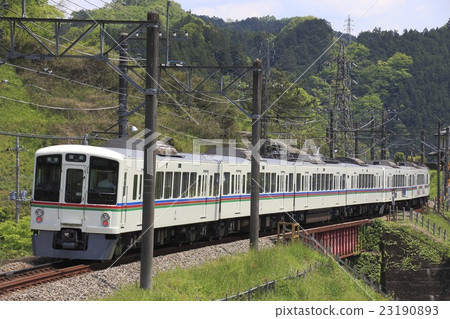 [SI] Seibu Chichibu Line 4000 series (8-car train of Shibazakura temporary diamond) 23190893