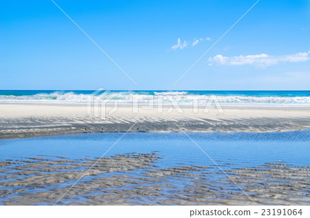 Karekare beach in New Zealand 23191064
