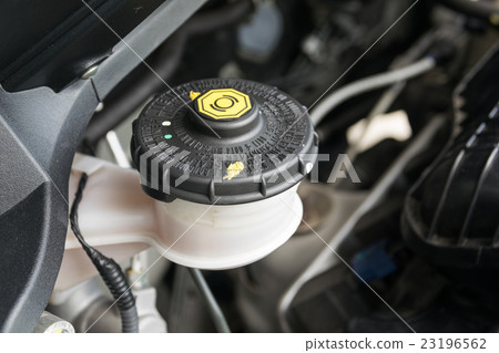 car maintenance, check the level of brake car maintenance, check the level of brake 23196562
