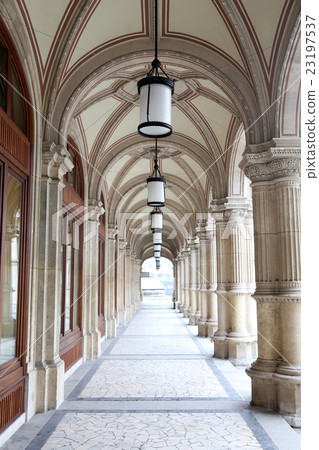 Vienna Corridor 23197537