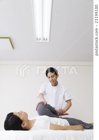 Body manipulator massage chiropractic female patient male white back 23199180