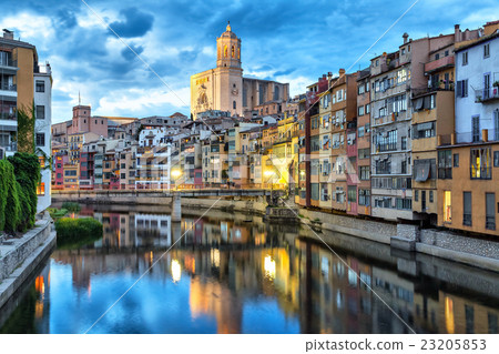 Cathedral and colorful houses in Girona 23205853