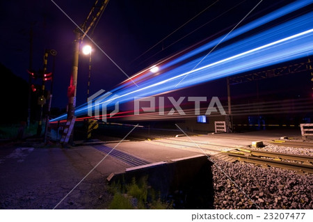 最後一班火車的通道 23207477