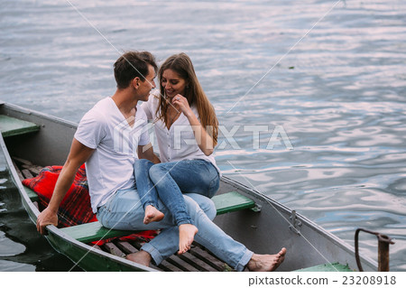 Couple in boat 23208918