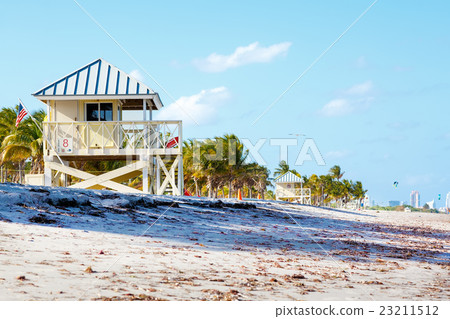 Beautiful Crandon Park Beach located in Key 23211512
