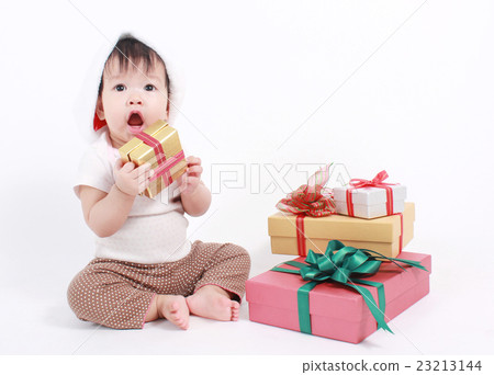 Little baby celebrates Christmas Little baby celebrates Christmas 23213144