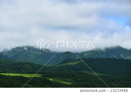 Mountains in northeastern early summer 23214488