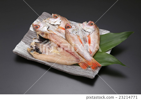 Foodstuff fish overnight dried sea bream Fish and shellfish Dried fish Luxury fish Overnight dried dishes served Dried dish serving 23214771