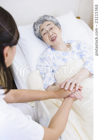 Hospital inpatient medical doctor senior women 23215368