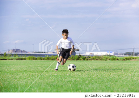 Boys playing soccer Boys' soccer boys boys primary school football 23219912