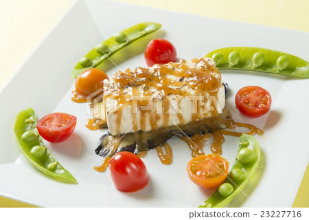 Tofu Salad 23227716
