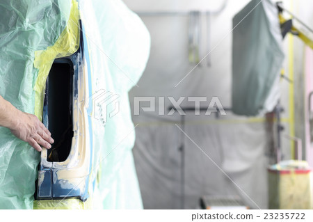 Hand of car sheet metal paint craftsman 23235722