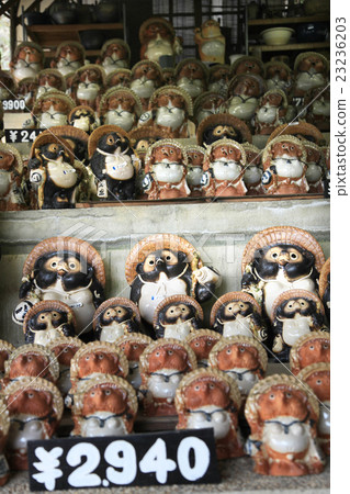 Shrine of Shigaraki ware 23236203